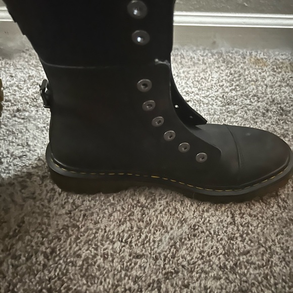 DocMartins - Picture 3 of 5